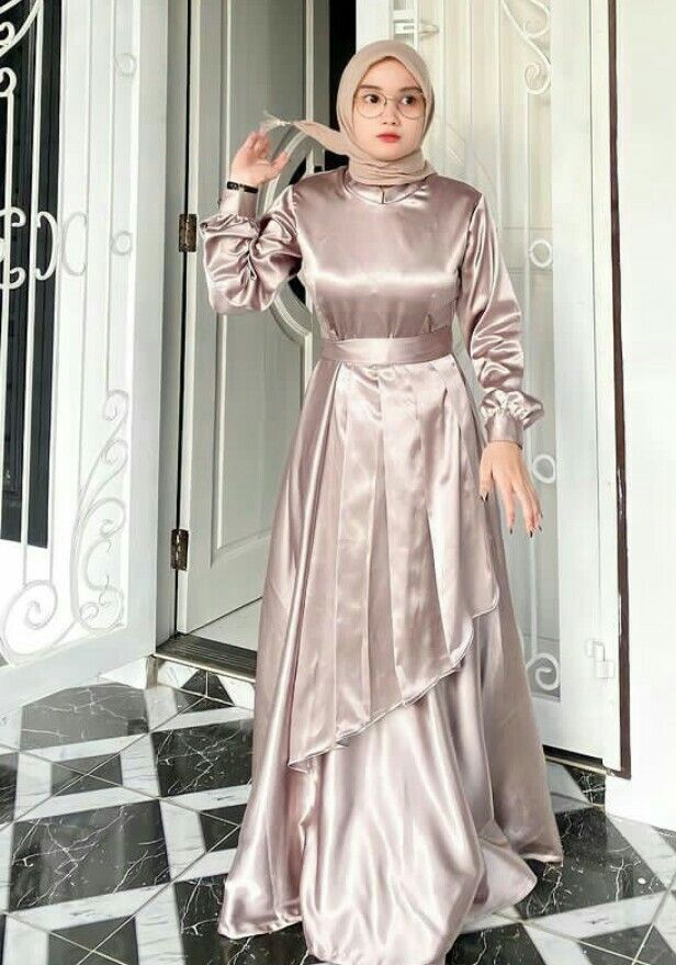 Gamis Bridesmaid, Outfit Ideas Muslim, Modest Hijabi Outfits, Eid 2024, Modesty Dress, Hijab Aesthetic, Satin Dress Long, Islamic Dress, Style Hijab