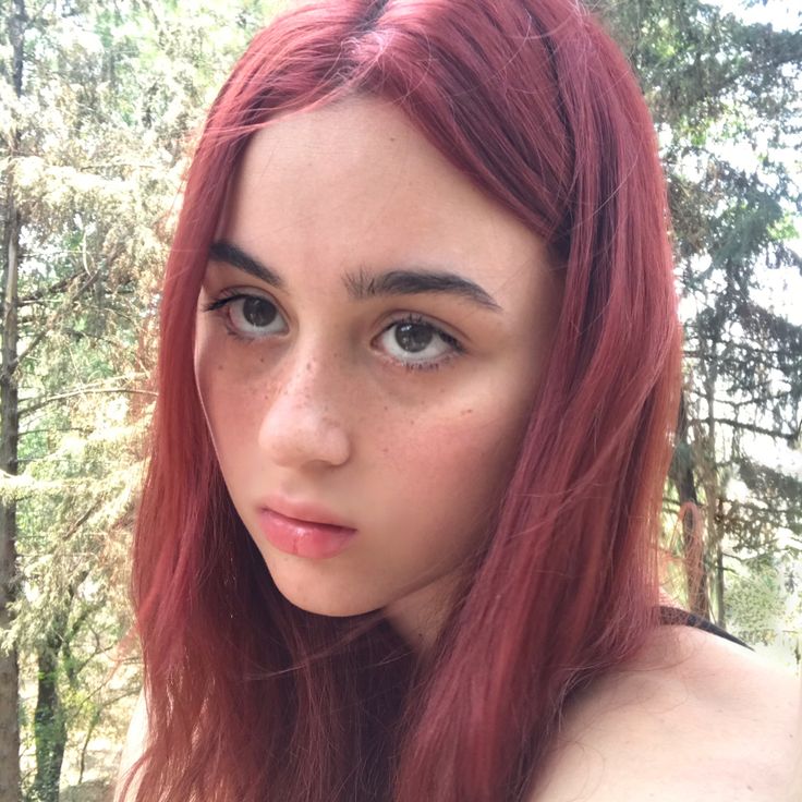 Berry Red Hair Color, Berry Brown Hair Color, Red Orange Hair, Funky Hair, Box Dye, Red Hair Inspo, Brown Hair Dye, Inspo Pics, Funky Hairstyles