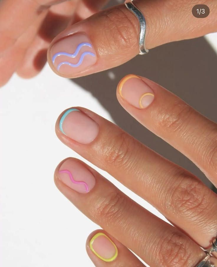 Minimalist Nail Art Short Nails Summer, Colorful Natural Nails, Fun Nail Art Summer, Subtle Pride Nails Short, Summer Nails Natural Nail, Fun Summer Nails Short, Subtle Summer Nails, Subtle Pride Nails, Piano Nails