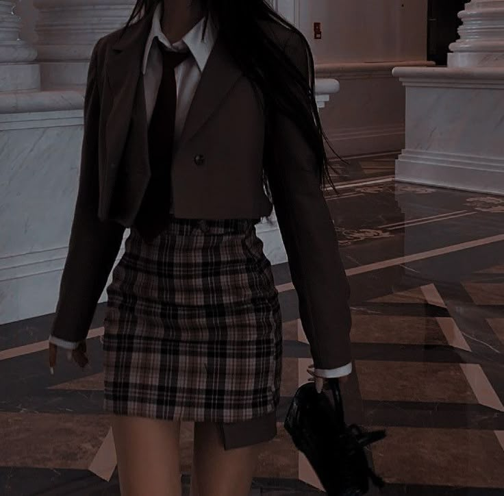 Rich Boarding School Aesthetic Uniform, Aesthetic Private School Uniforms, Rich School Outfits Aesthetic, Cute Uniform Aesthetic, Private School Uniforms Aesthetic Girl, High School Outfits Uniform, Rich Private School Aesthetic Uniform, Boarding School Uniforms Aesthetic, School Aesthetic Outfits Uniform