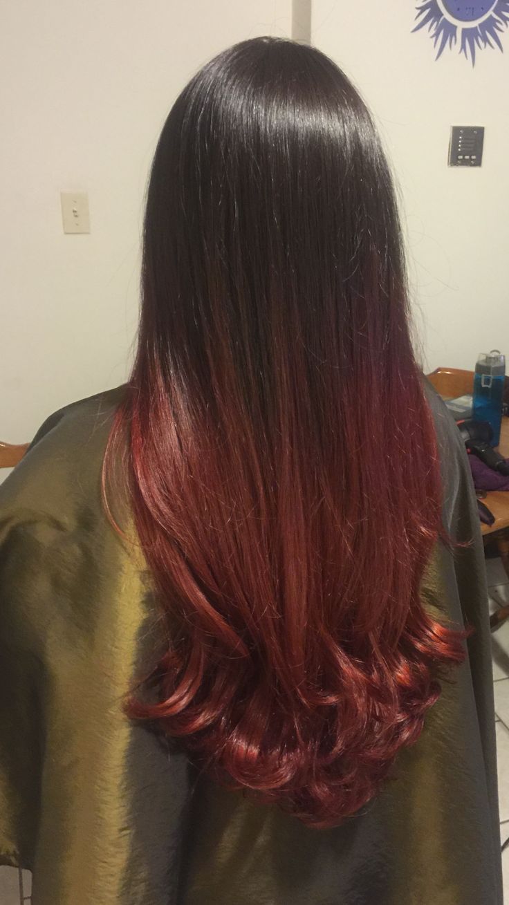 Hair Color On The Ends, Dark Cherry Red Hair Highlights, Hair Color On Tips Of Hair, Hair Color At The End Of Hair, Dyed Hair At The Ends, Colouring Hair Ideas, Brunette Red Ombre Hair, Hair Color Red Ideas, Faded Out Red Hair