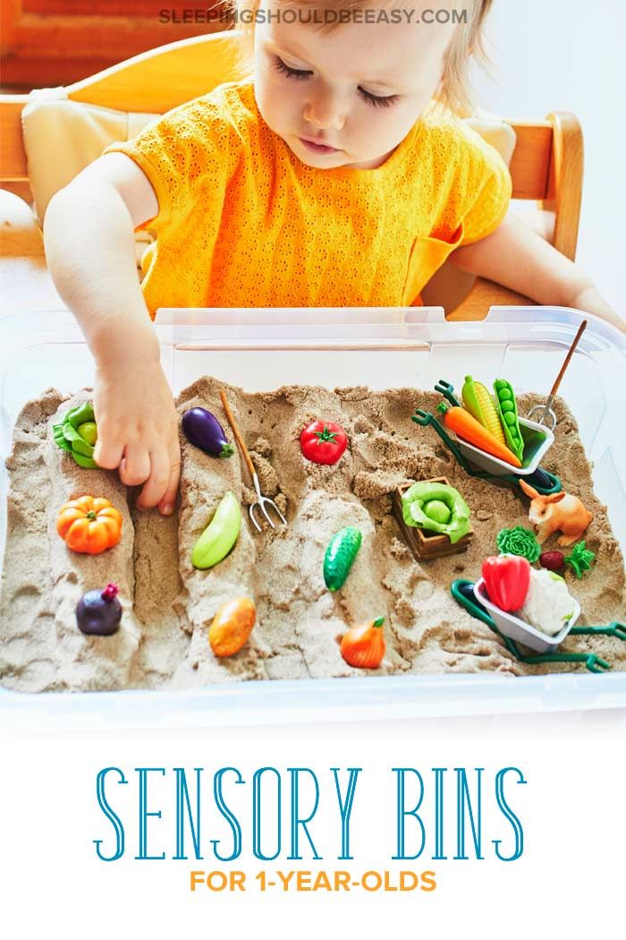 Looking for easy, DIY sensory bins for 1 year old kids? Take a look at these bin ideas for toddlers to get their hands on! Diy Farm Sensory Bin, Sensory Bin For 20 Month Old, Sensory Bin For 2 Year, Sensory Bin 15 Month Old, Farm Sensory Bin Toddlers, Sensory Bins For 12 Month Olds, Sensory Bins For 15 Month Old, Sensory Play For 2 Yo, Sensory Table For One Year Old