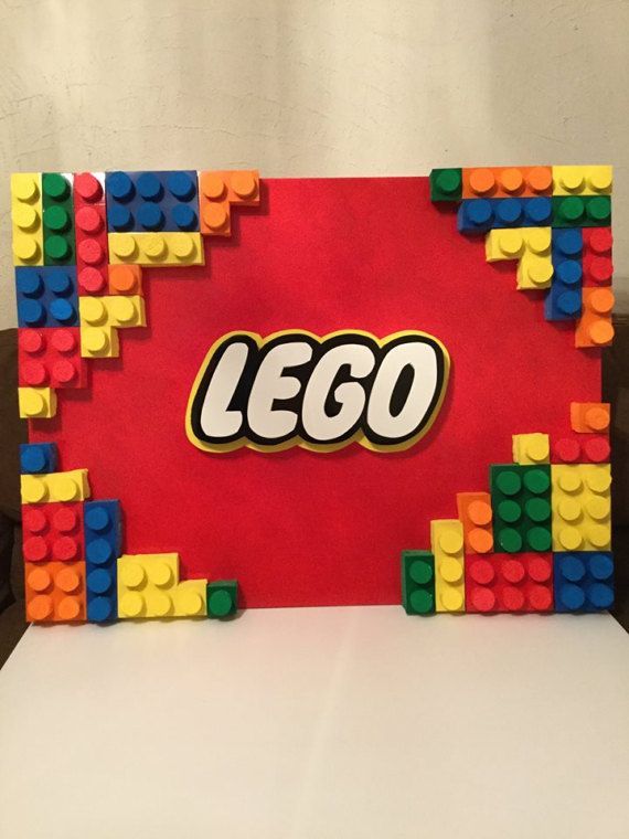 a lego frame made out of lego blocks