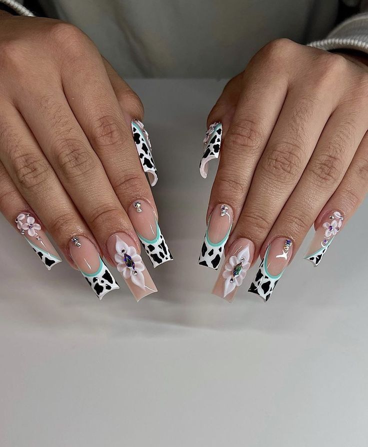 Crodile Print Nails, Vaquita Nails, Vaquera Nails, Cow Print French Tip Nails, Print French Tip Nails, Better Nails, Art Nail Ideas, Country Acrylic Nails, Cow Print Nails