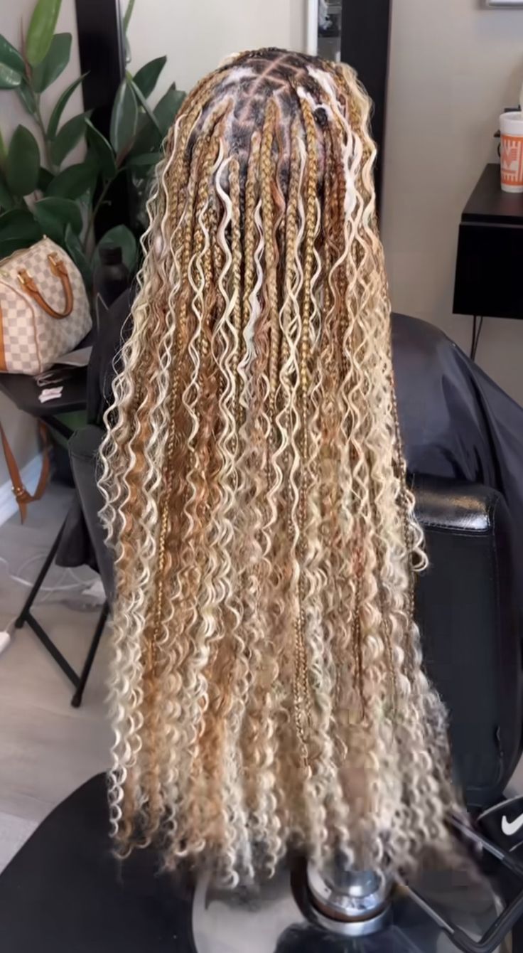 Pink And Blonde Boho Braids, Box Braids With Curls Blonde, Light Brown And Blonde Box Braids, Long Blonde Goddess Braids, Braids With Curls Blonde, Goddess Braids Hairstyles Blonde, Goddess Braids Ideas, Brown And Honey Blonde Goddess Braids, 613 Bohemian Knotless Braids