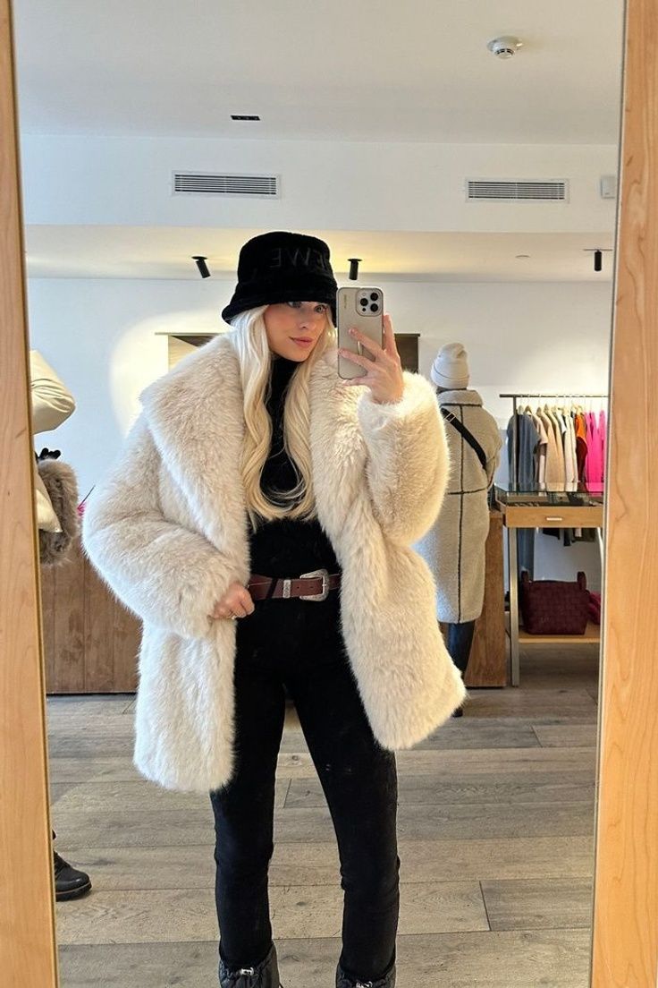 When in Aspen! ❄ I have loved putting together the cutest, coziest winter outfits. If you're wondering what to wear in aspen or need some ski trip outfit ideas, we are embracing the Slavic girl winter fashion over on my feed! I've linked this look on my LTK, so tap to shop and explore for more winter outfit ideas! Parade Outfits Winter, Aspen Street Style, Western Fur Coat Outfit, Stylish Snow Outfits For Women, Telluride Colorado Winter Outfits, Winter In The City Outfits, Aspen Colorado Winter Outfits, Park City Utah Winter Outfits, Breckenridge Colorado Winter Outfits