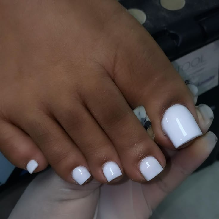 All White Pedicure, Nails For College Graduation, Toes Nails White Color, White Toes Pedicure Black Women, White Nails Toes Toenails, White Acrylic Toes Ideas, Toe Ideas Pedicures, White Toe Pedicure, White Nails Feet Toenails