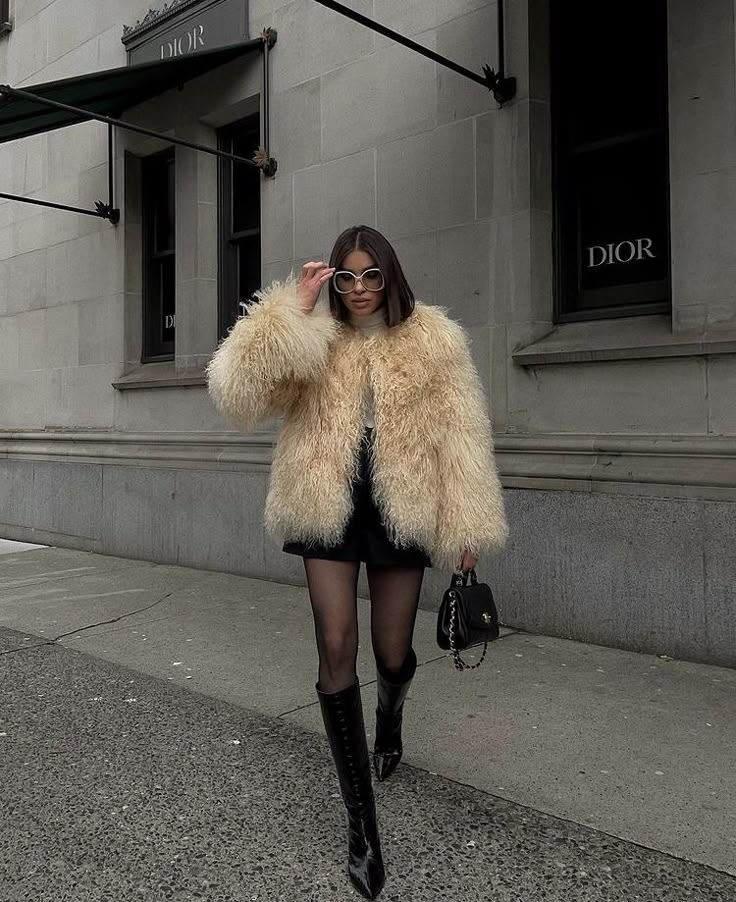 Beige Fur Coat Outfit, Fluffy Coat Outfit, Fluffy Jacket Outfit, Black Fluffy Jacket, Faux Fur Coats Outfit, Aesthetic Boots, Fur Jacket Outfit, Fur Vest Outfits, White Fur Jacket