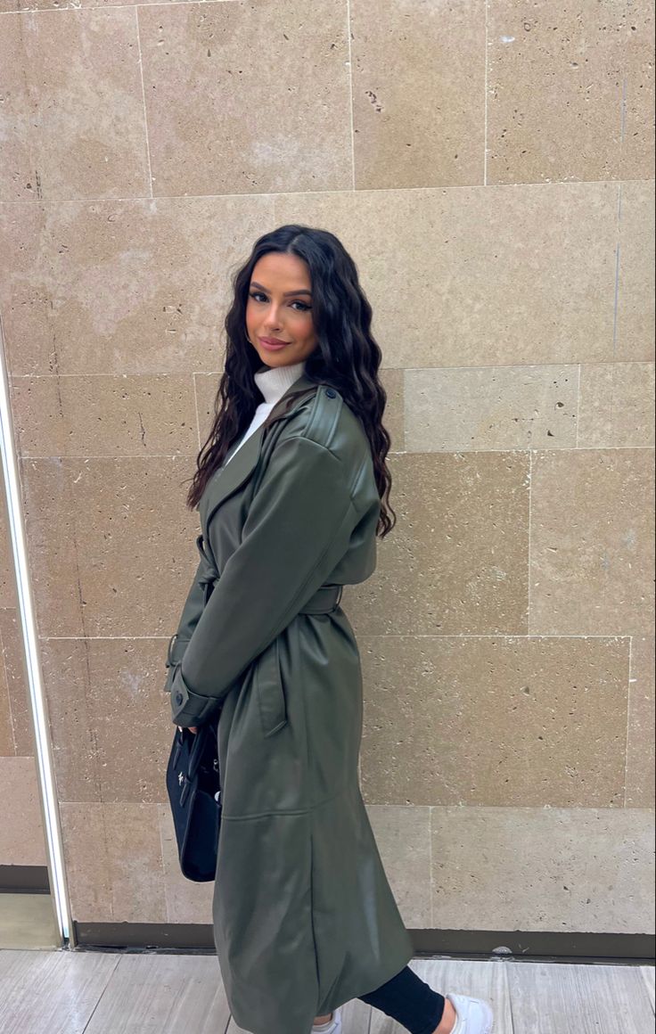 #trenchcoat #trenchcoatoutfit #green #aesthetic Dark Green Trench Coat Outfit, Green Coat Outfit, Green Trench Coat, Trench Coat Outfit, Green Turtle, Coat Outfit, Green Coat, Coat Outfits, Green Aesthetic