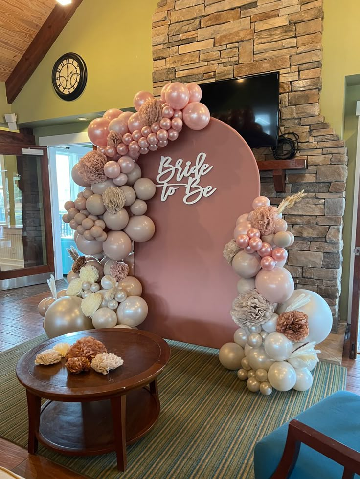 Bridal shower decor Brides To Be Decorations, Bride To Be Backdrop Ideas, Bride To Be Theme Ideas, Bridal Shower Balloon Arch, Backdrop Bachelorette Party, Bride To Be Backdrop, Bridal Shower Arch, Bride To Be Decoration Ideas, Bride Shower Ideas