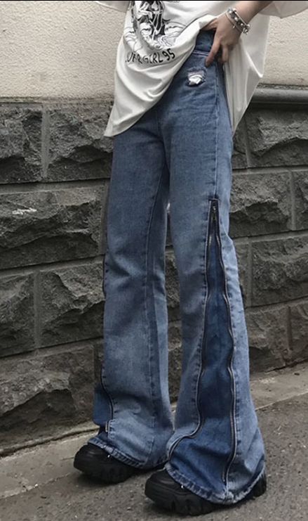 Aesthetic Bell Bottom Jeans Outfit, Two Jeans In One, Edgy Denim Outfit, Upcycle White Jeans, How To Make Bell Bottom Jeans Diy, Diy Wide Leg Jeans, Upcycle Jeans Refashioning, Cool Jeans Diy, Jeans Transformation Ideas