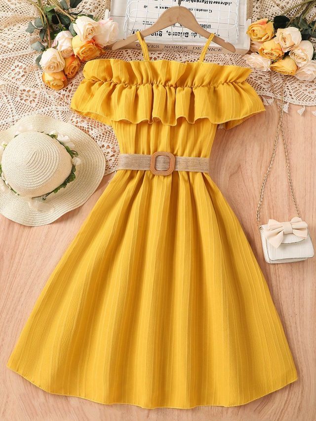 Super Cute Clothes, Plain Dress Ideas, Cute Short Dresses Casual, Yellow Aesthetic Clothes, Yellow Clothes Aesthetic, Aesthetic Yellow Dress, Cute Yellow Outfits, Yellow Dress Aesthetic, Yellow Aesthetic Outfit