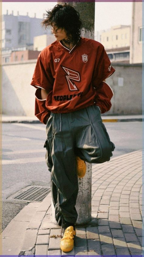 Male Kpop Idol Fashion, 90s Street Style Men, Male Outfit Reference, Male Clothing Ideas, Street Wear Aesthetic Men, Outfit Inspo Male, Y2k Aesthetic Men, Male Street Fashion, Streetwear Pose