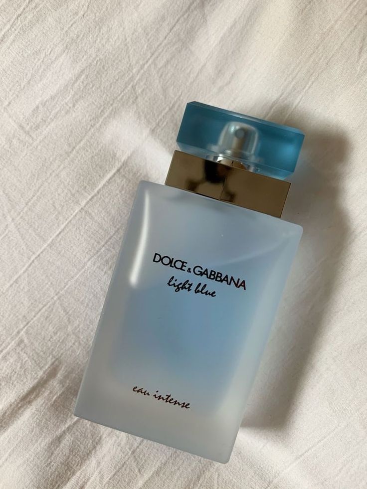 Victoria Secret Vanilla, Light Blue Perfume, Expensive Perfume, Blue Perfume, Flower Fragrance, Dior Perfume, Soft Boy, Black Dress Outfits, Vanilla Fragrance