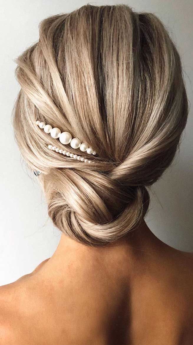 Hair Decor, Wedding Hair Up, Bridal Hair Updo, Hair Accessories Pearl, Best Wedding Hairstyles, Gatsby Style, Wedding Hair Inspiration, Pearl Hair Pins, Low Bun