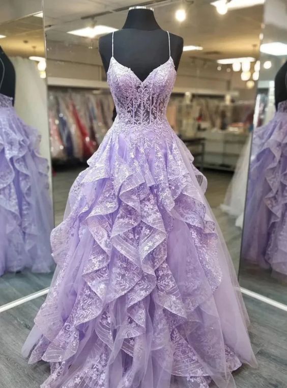 Lilac Ball Gown, Lilac Prom Dresses, Stunning Prom Dresses, Prom Dress Inspiration, Cute Prom Dresses, Long Prom Dresses, Pretty Prom Dresses, Prom Outfits, Dresses Evening