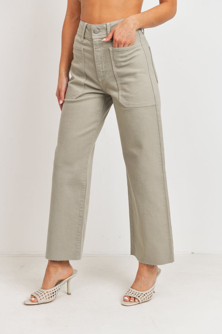 High rise off-white, wide leg utility jean. 96% Cotton, 3% Elastic, 1% Spandex Our model is 5'9" and wears a size 30. Utility Pants Women, Barrel Pants, Utility Pants, Sweater Tank Top, Khaki Color, High Rise Denim, Jogger Jeans, Pocket Jeans, Dress Trousers