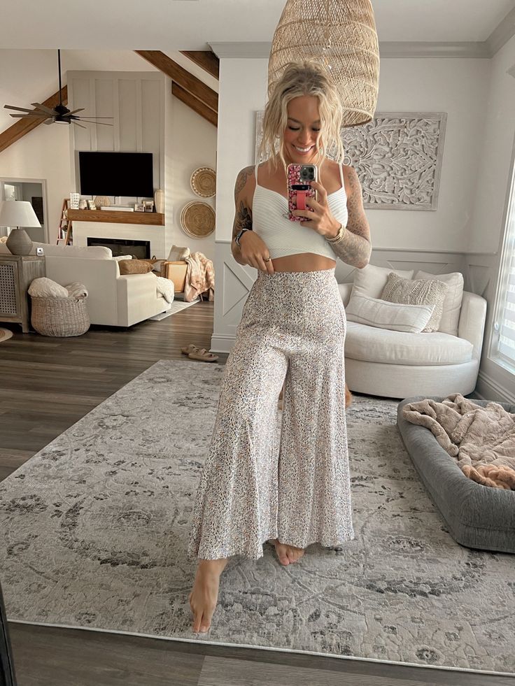 Holley Gabrielle, Closet Inspiration, Fashion Mood Board, Fitness Inspo, Bedroom Inspirations, Hair Stylist, Halloween Party, Spring Fashion, Dress To Impress