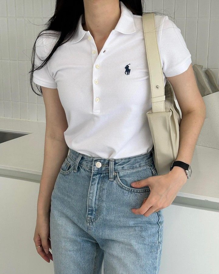 Style With Polo Shirt, Business Casual Polo Women, How To Style A White Polo Shirt Women, Fitted Polo Outfit, Satin T Shirt Outfit, Polo Shirt Women Aesthetic, Womens Polo Outfit, Women In Polo Shirts, White Polo T Shirt Outfit Women