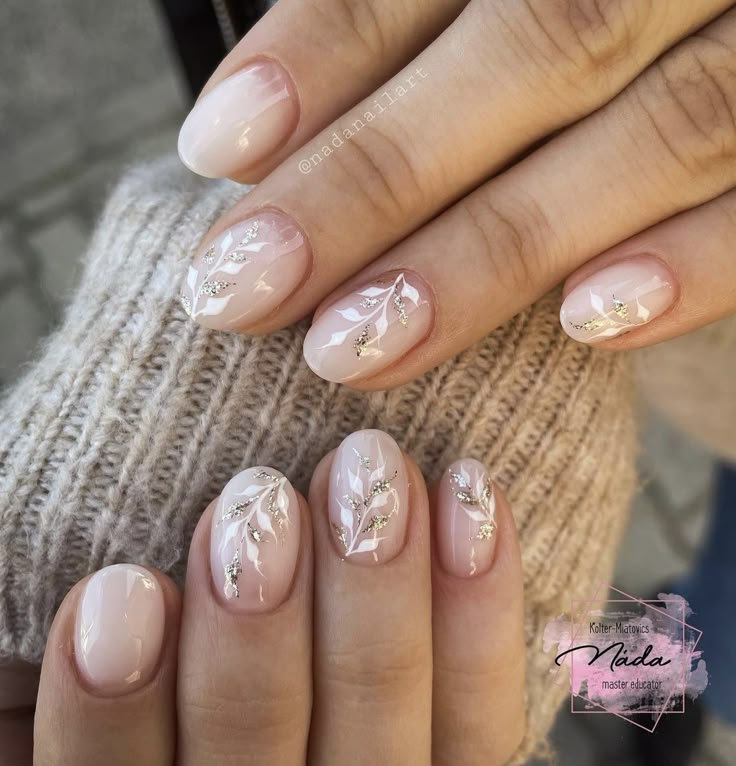 Simple Wedding Nails Almond Shape, Bridal Nails Wedding Autumn, Bridal Nails Wedding Coffin Shape, French Nails With Leaves, Bridesmaid Nail Art, Bridal Party Nail Ideas, Bridal Biab Nails, Medium Length Wedding Nails, Wedding Nails Leaf Design