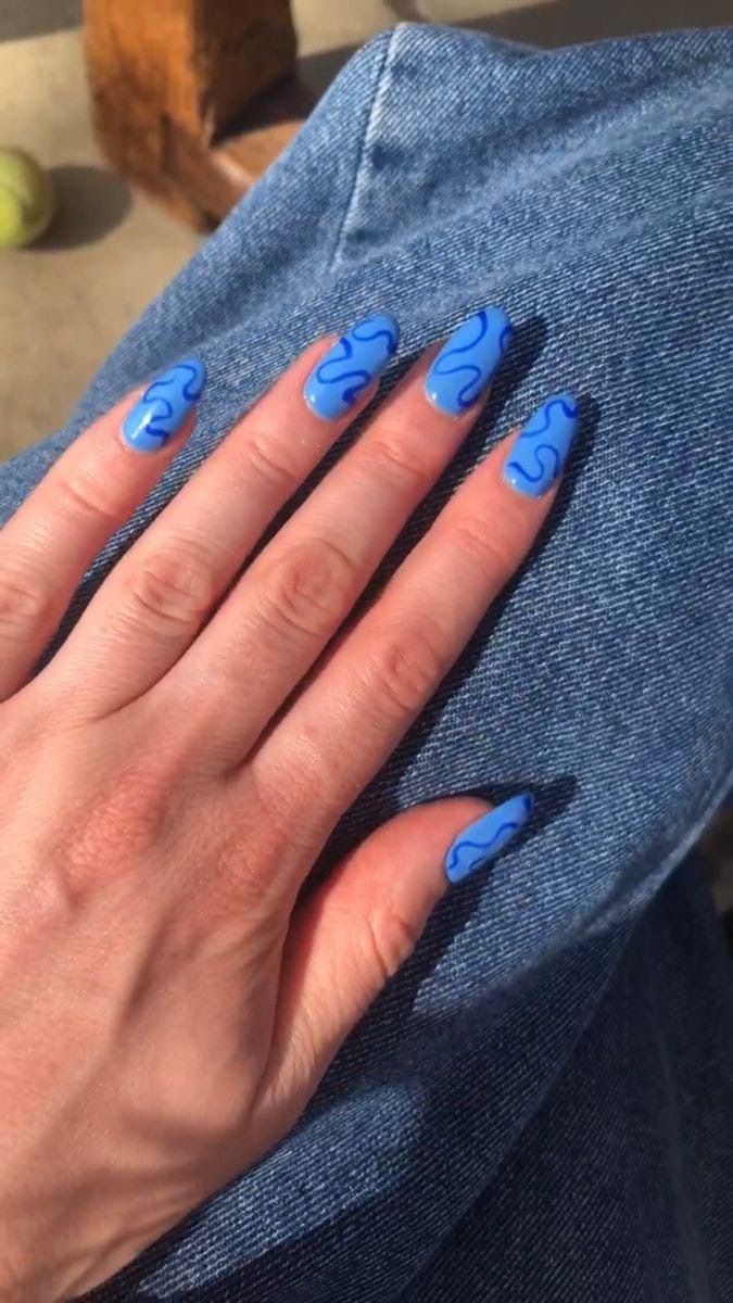 Squiggle Line Nails, Blue Squiggle Nails, Squiggly Nails, Squiggle Nails, Line Nails, Lines On Nails, Fire Nails, Cute Acrylic Nails, Blue Nails