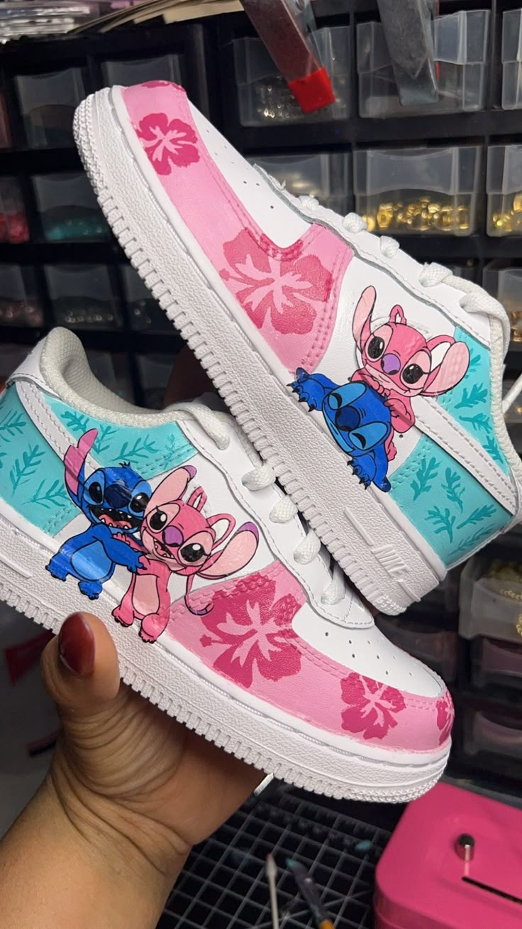 Character custom af1s Everything Stitch, Stitch Nike Shoes, Custom Spiderman Shoes, Stitch Jordans, Stitch Af1, Cute Stitch Stuff, Nike Shoes Design, Costom Shoes, Lilo And Stitch Shoes