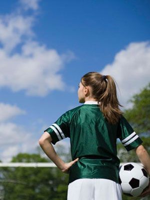 Soccer Photoshoot, Types Of Injuries, Soccer Photography, Girls Soccer, Soccer Girl, Youth Sports, Soccer Pictures, Sports Photography, Senior Pictures