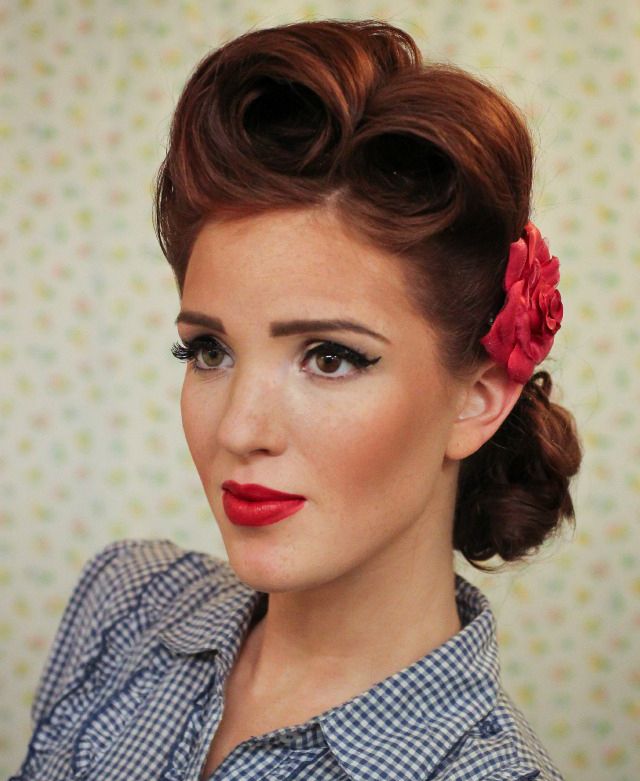 Elegant vintage hairstyle tutorials that will take you back in time Easy Vintage Hairstyles, Pin Up Curls, Vintage Updo, Vintage Hairstyles Tutorial, 1950s Hairstyles, 50s Hairstyles, 1940s Hairstyles, Pin Up Hair, Casual Hairstyles