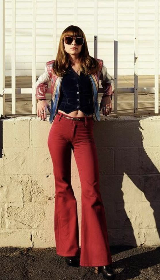 70 Bell Bottoms Outfits, Pretty 70s Outfits, 70s Style Outfits Disco, Fun 70s Outfits, 70s Rock And Roll Outfits, 70s Vibes Outfit, 70s Outfits Women Dress, Disco Party 70s Outfit, 1970s Bell Bottoms Outfit