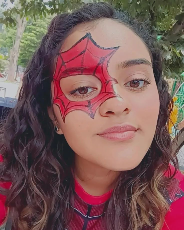 Spiderman Mask Face Paint, Spiderman Halloween Face Paint, Spider Man Face Makeup, Easy Spiderman Makeup, Superhero Face Paint Easy, Spiderman Face Paint Easy, Spider Man Face Paint Easy, Face Painting Spiderman, Spiderman Halloween Makeup