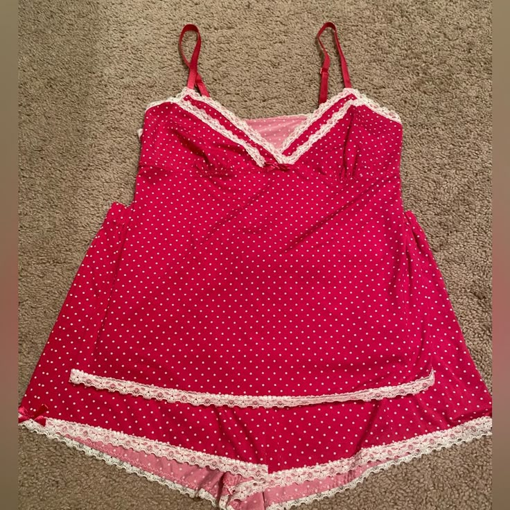 Cutest Pink And White Polka Dot Pajama Set! New And Never Worn. Cute Pjs 2000s, 2000s Pajamas Aesthetic, 70s Pjs, Gyaru Pajamas, Brandy Melville Pajamas, 2000s Pjs, 2000s Pajamas, 70s Pajamas, 90s Pajamas