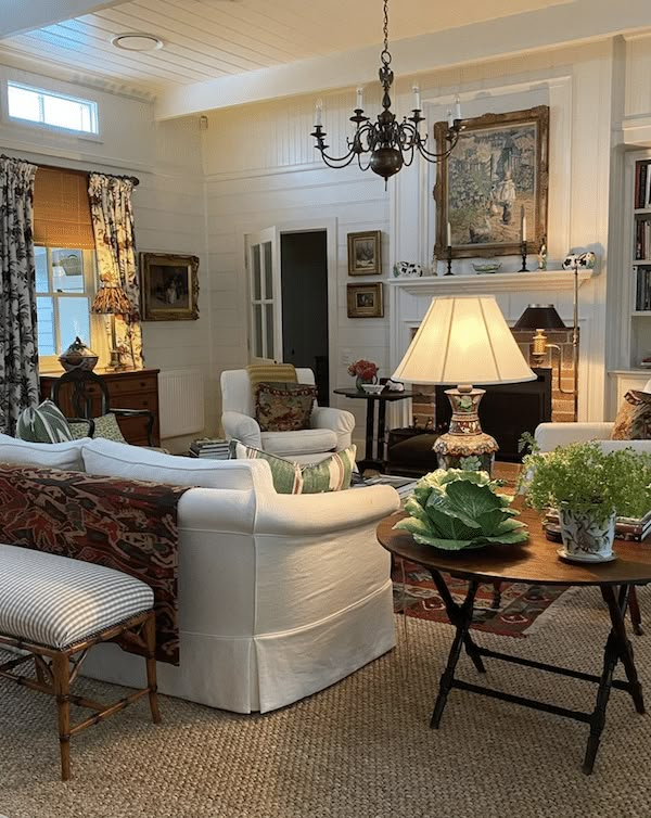 the living room is clean and ready for guests to use it as a focal point