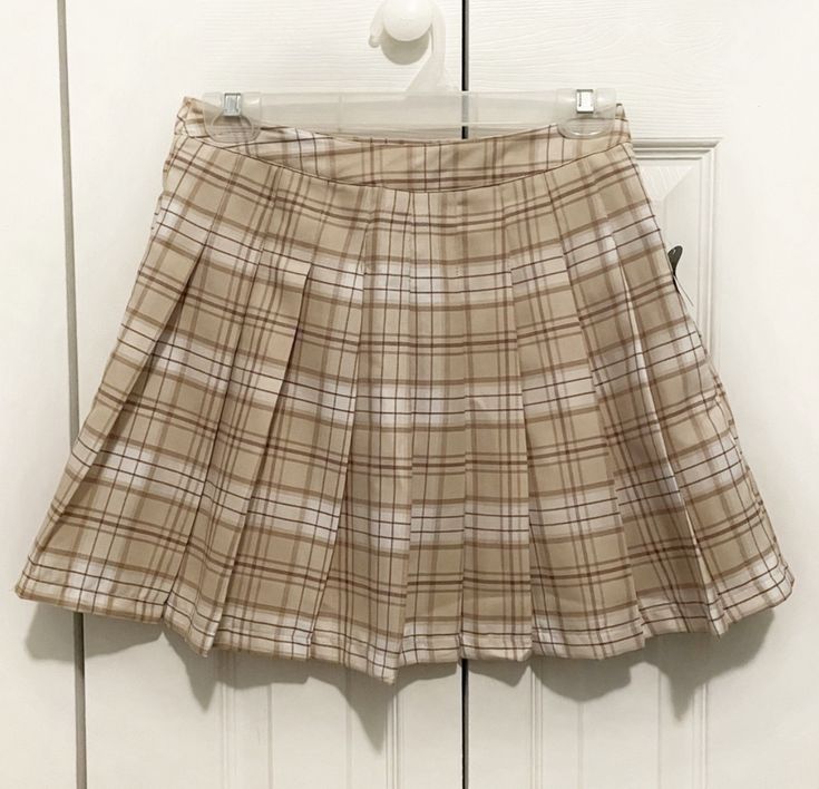 Pin by Krista on Beige Plaid Skirt Outfit | Plaid skirt outfit, Beige ...