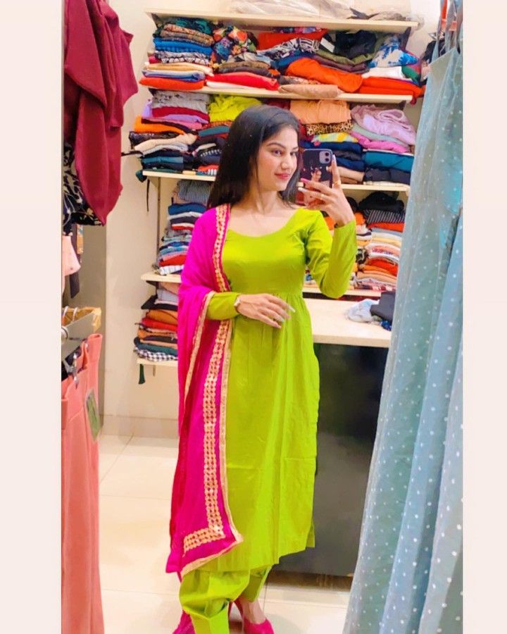 Frock Suit Colour Combination, Lemon Colour Suit, Indian Fancy Dress, Mayon Dresses, Suits 2023, Silk Kurti Designs, Patiyala Suit, Indian Women Fashion, Colour Contrast