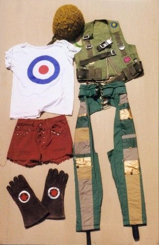 tank girl costume pics - ideas for one variation of her outfit Tank Girl Movie, Tank Girl Cosplay, Lori Petty, Jamie Hewlett, Sports Videos, Tank Girl, Yahoo Mail, Girl Costumes, Playing Dress Up