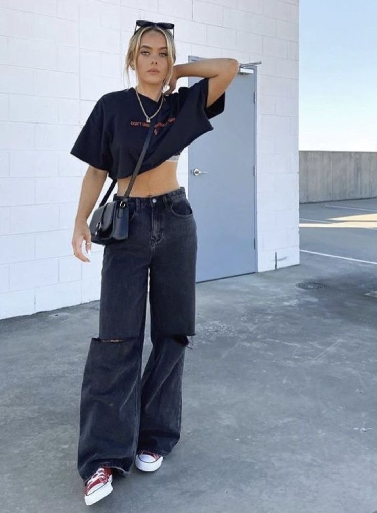 pinterest: angelinamartinezzz Ashley Mescia, Tomboy Style Outfits, Looks Street Style, Streetwear Fashion Women, Swaggy Outfits, Instagram Ideas, Tomboy Fashion, Mode Inspo, Pose Ideas