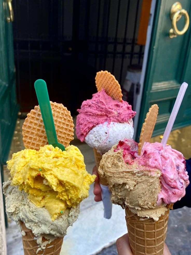 colourful gelato in rome, italy Foods In Italy, Rome Travel Aesthetic, Italian Food In Italy, Italy Things To Do, Italy Food Aethstetic, Italian Summer Food, Rome In Summer, Rome Italy Food, Rome Gelato