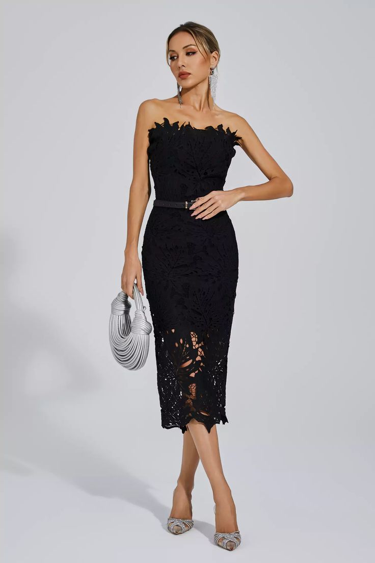 Elevated Cocktail Attire, Shoes To Wear With Black Dress, Outfits For Party Night, Square Neck Black Dress, Cocktail Dress Shoes, Black And White Party Dress, Black Dress Classy, Black And White Cocktail Dresses, Sophisticated Cocktail Dress