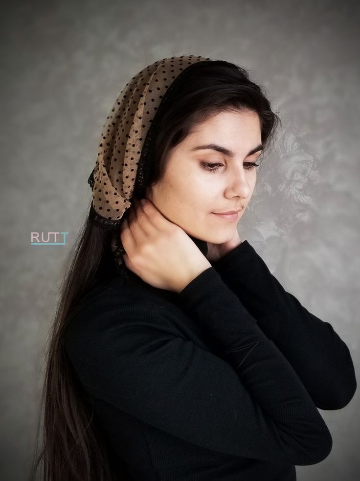 "THE MORE YOU GET, THE CHEAPER THE SHIPPING! \"There is nothing that makes its way more directly into the soul than beauty.\" Joseph Addison WHAT WAS MADE WITH LOVE, WILL ALWAYS BEAUTIFY YOU. Check out all our great quality scarves: https://www.etsy.com/shop/ruttshop Thank you for choosing us! SHIPPING POLICIES Do not hesitate to contact me if you have any questions or comments. - I ship with priority airmail. Tentative conditions of delivery to different regions and countries of the world: *Uni Joseph Addison, Tulle Headband, Catholic Veil, Mantilla Veil, Headband Wrap, Black Church, Chapel Veil, Orthodox Church, Lace Headbands