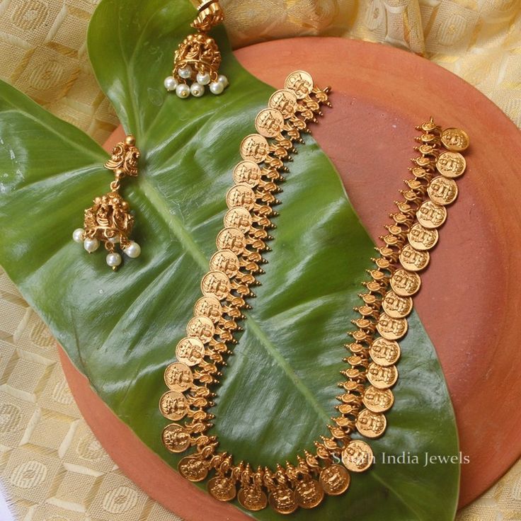 Antique Coin Necklace, Mango Necklace, Bridal Jewelry Necklace, Flower Choker Necklace, Stone Necklace Set, Modern Gold Jewelry, Online Gold Jewellery, Antique Jewelry Indian, Indian Jewelry Sets