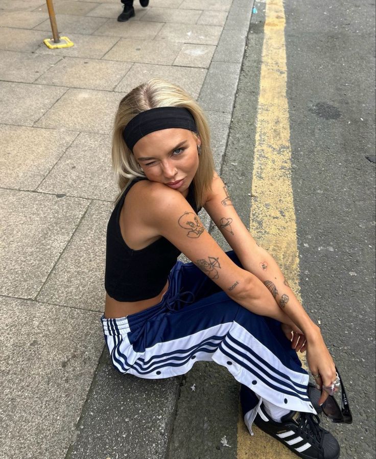 Headbands Outfit Casual, Blue Adidas Track Pants Outfit, Blue Adidas Pants Outfits, Blue Pants Aesthetic, Headband Outfit Casual, Adidas Pants Outfit Fashion, Blue Track Pants Outfit, Track Pant Outfit, Blue Streetwear Outfit