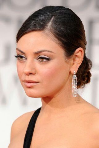 Mila Kunis Mila Kunis Eye Makeup, Navy Dress Makeup, Mila Kunis Makeup, Eye Makeup Glam, Mila Kunis Hair, Glam Bridesmaid, Hair Glam, Emily Browning, Bridal Eye Makeup