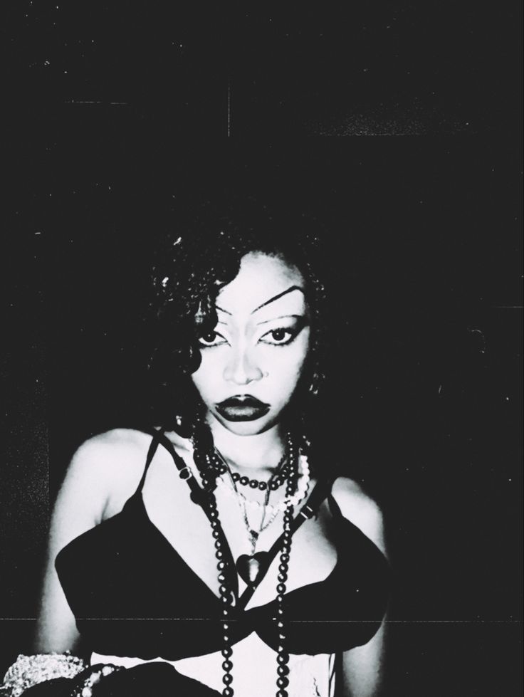 #vampiregoth #goth #gothstyle Black Goth Women, Afro Goth Aesthetic, Goth Celebrities, Goth Black Women, Gothic Black Women, Vampire Royalty, Poc Goth, Black Alternative Girl, Black Goths