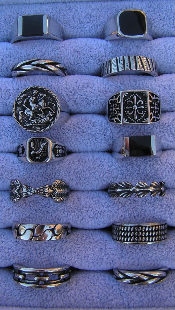 Mens Y2k Jewelry, Silver Jewellery Aesthetic Men, Men Assesories Aesthetic, Y2k Men Jewelry, Assesories For Men, Vintage Men Rings, Vintage Jewelry Men, Y2k Rings Men, Vintage Mens Jewelry