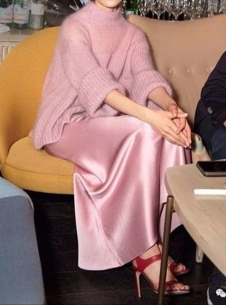 Silk Prom Dress, Look Rose, Looks Street Style, 가을 패션, Looks Style, Mode Inspiration, Fashion Street, Look Fashion, Modest Fashion