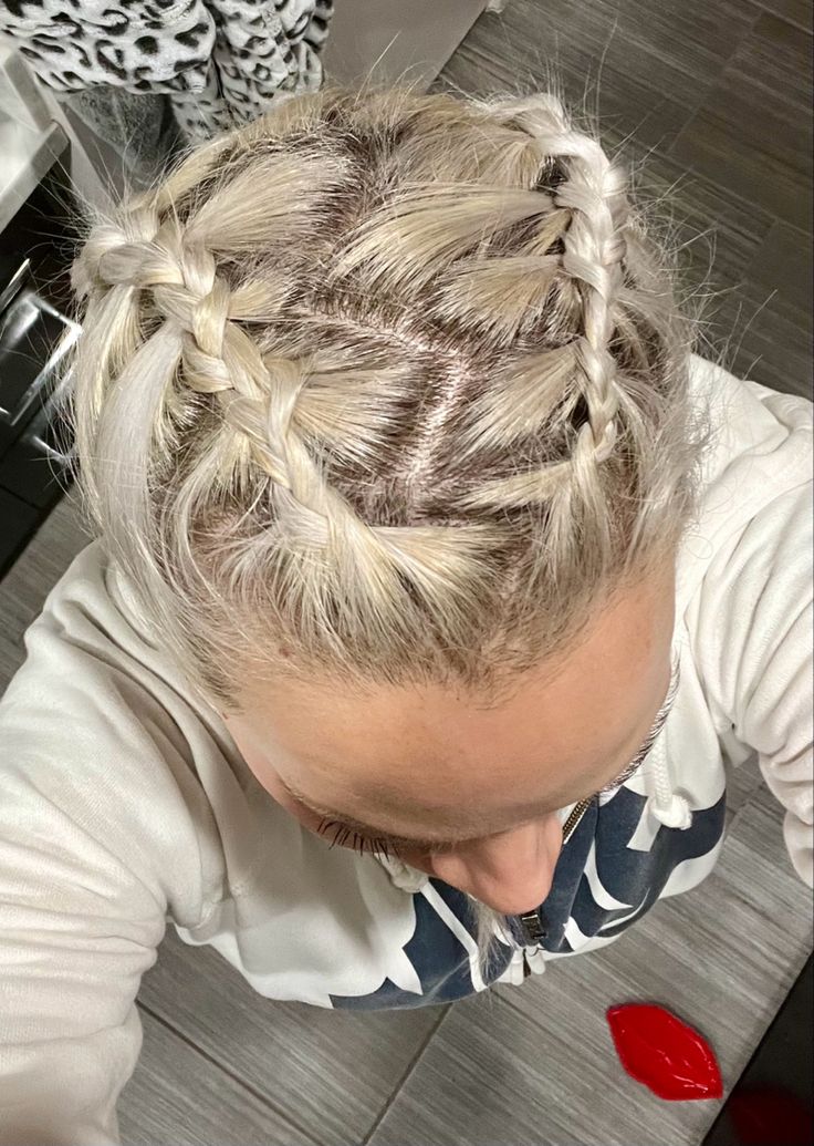 Zigzag Part Braids, Zig Zag Part Braids, Y2k Hairstyles Zig Zag, Zig Zag Part Hairstyles, Zig Zag Scalp Braids, Stitch Braids Zig Zag Parts, Braids With Zig Zag Part, Cornrows With Zigzag Parts, Color Guard Hair