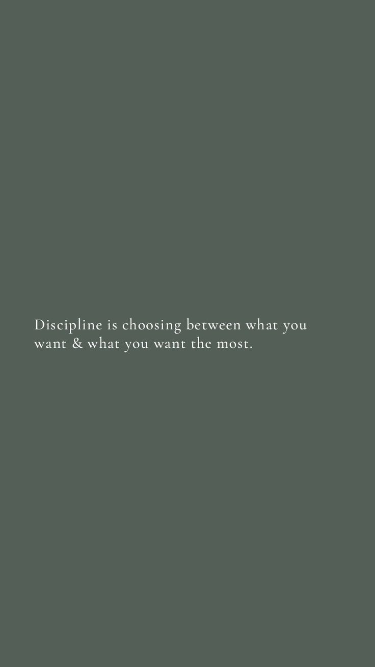 a black and white photo with the words, discipline is choosing between what you want & what you want the most