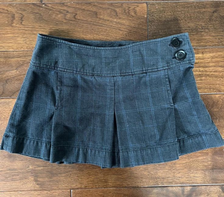 Fitted Vintage Mini Skirt, Vintage Fitted Mini Skirt, Fitted Vintage Mini Skirt With Pockets, Vintage Mini Skirts, Mini Skirt Aesthetic, Whimsigoth Mini Skirt, Mini Skirt Depop, Skirt Aesthetic, Skirt Y2k