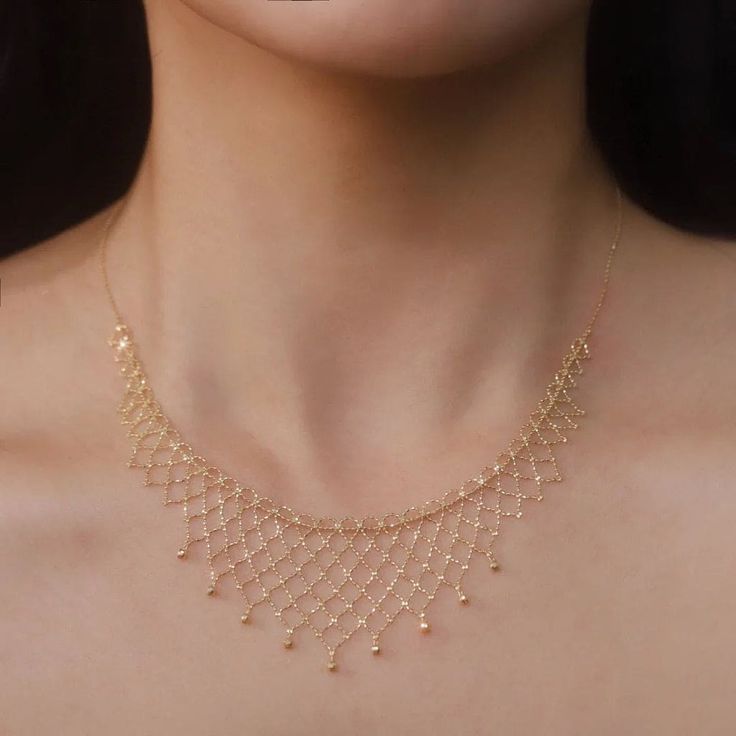 Luxury Gold Necklaces With Latkans, Gold Lace Necklace, 22k Gold Necklace Chains, Intricate Gold Necklace, Cheap Gold Necklaces With Latkans, Delicate Necklace Gold Indian, Cheap Gold Necklace With Latkans, Layered Necklaces Gold Indian, Choker Necklace Designs Gold Indian