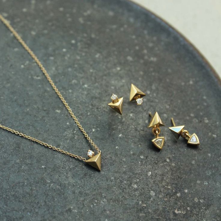 14k gold triangle pyramid and dangling bezel set trillion diamond short drop earrings Pyramid Necklace, Trillion Diamonds, Gold Triangle, Woman Jewelry, Round Diamond Setting, Colour Stone, Cable Chain Necklace, Triangle Necklace, Diamond Set